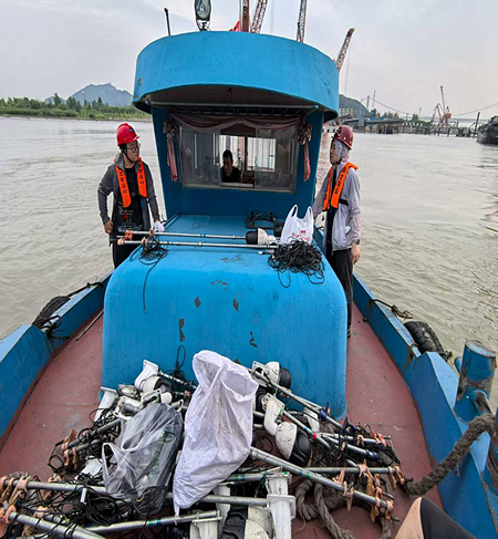 雙節(jié)“不打烊”！ 江海物流事業(yè)部現(xiàn)場(chǎng)業(yè)務(wù)員用堅(jiān)守筑牢煤炭保供生命線